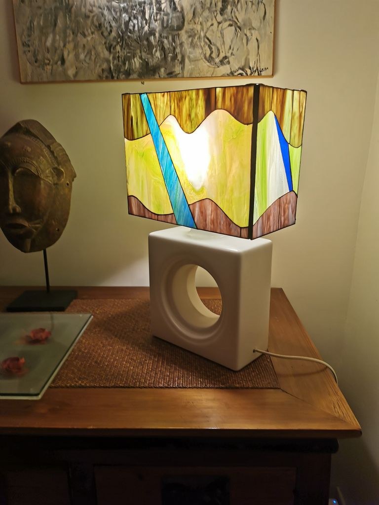 Lampe en vitrail à abat-jour rectangulaire coloré